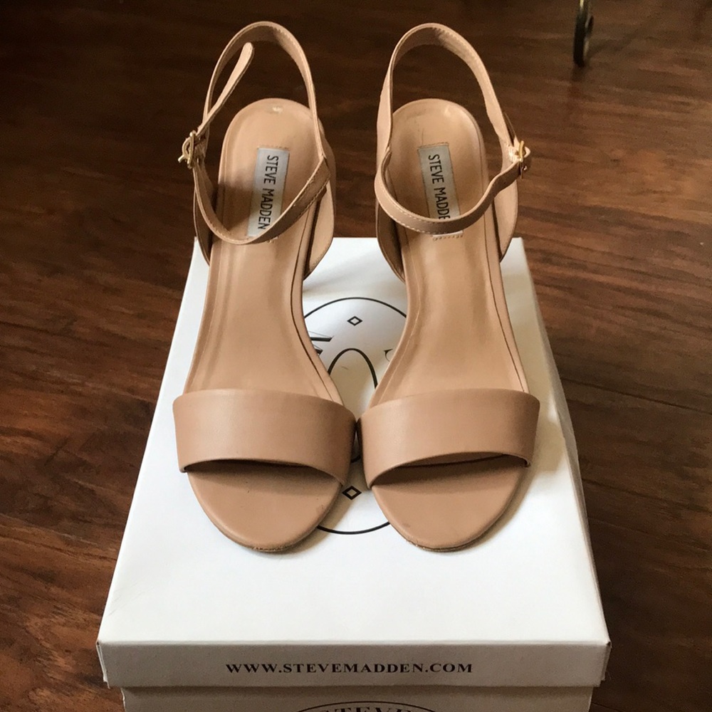 Steve Madden nude heels